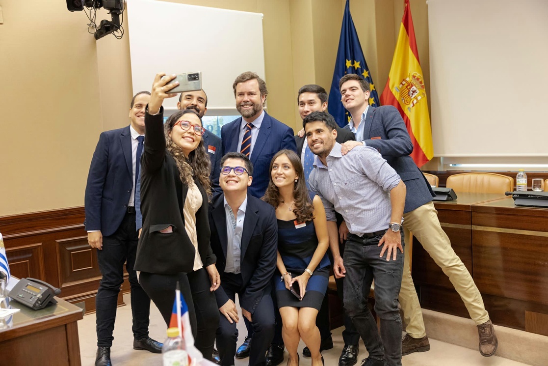 Legisladores del PAN evaden hablar sobre las ligas con VOX