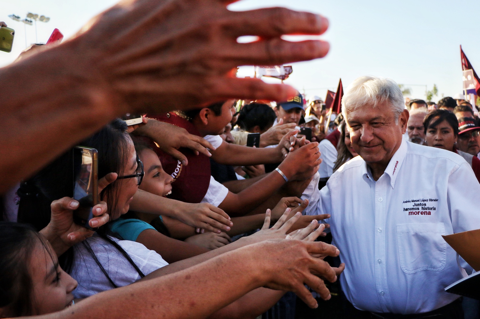No camina solo el Presidente