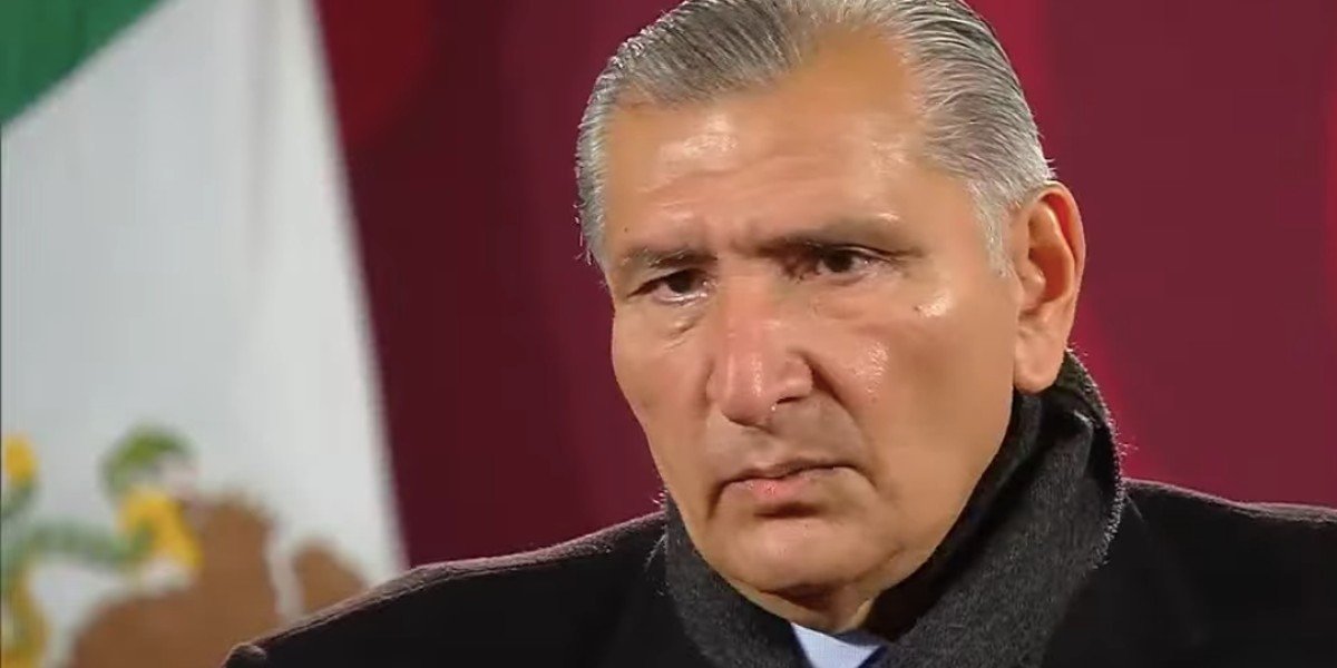 No hay margen para darle más recursos al INE. “Ni modo que recortemos pensiones o a la salud para darlo al INE”, dice Adán Augusto