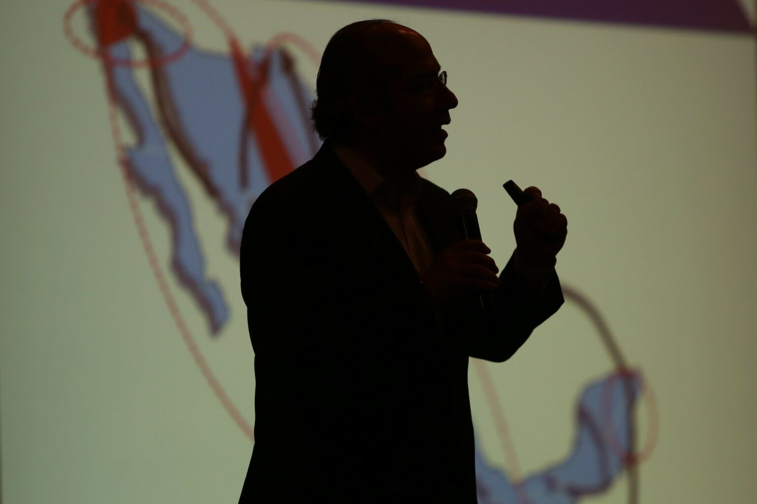 AMLO enuncia los múltiples crímenes de Felipe Calderón