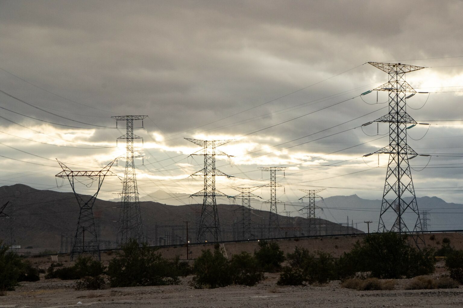 AMLO revela que empresas extranjeras hacen lobby contra reforma eléctrica