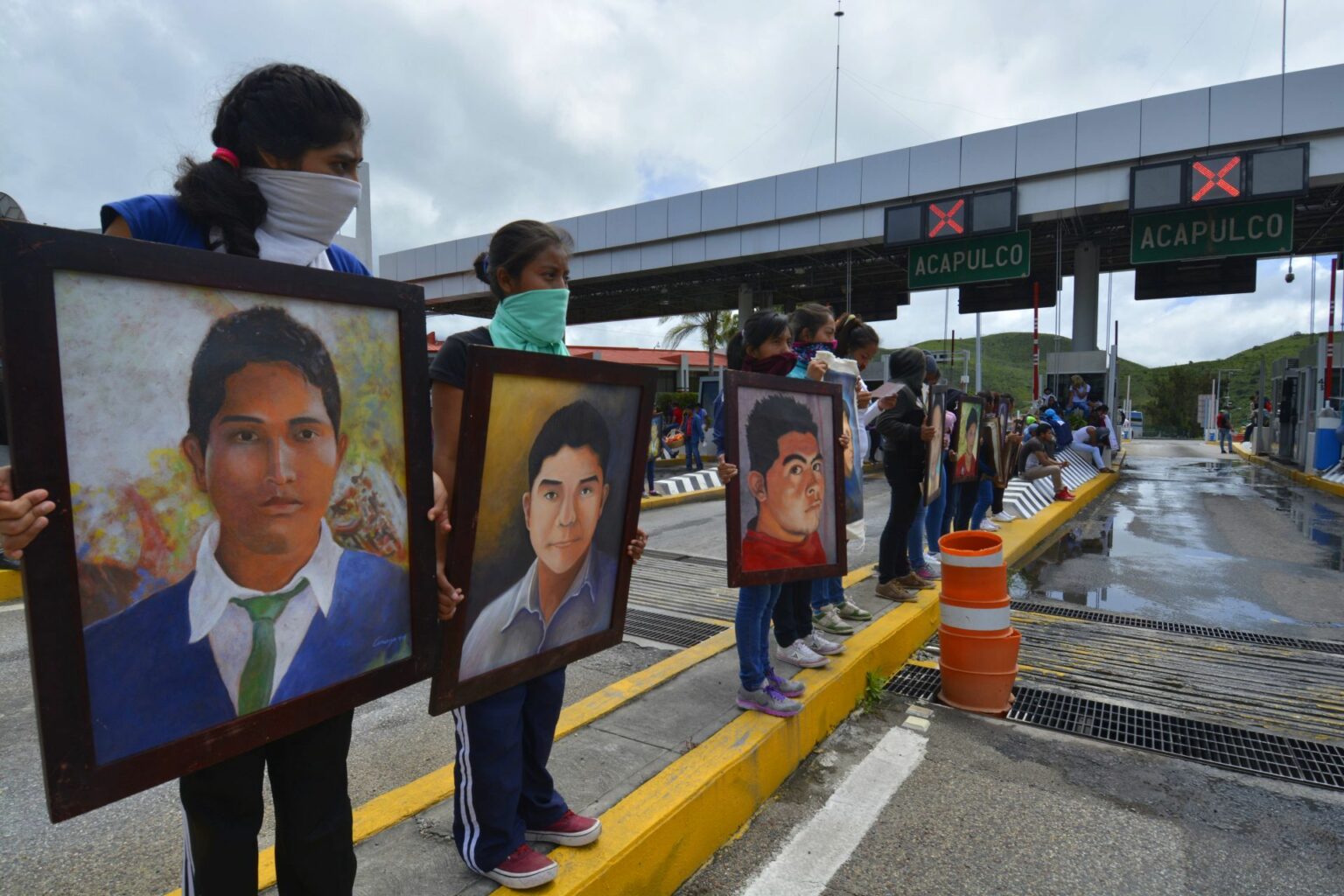 GIEI accedió a 57 reportes de espionaje del Cisen y Sedena a normalistas rurales
