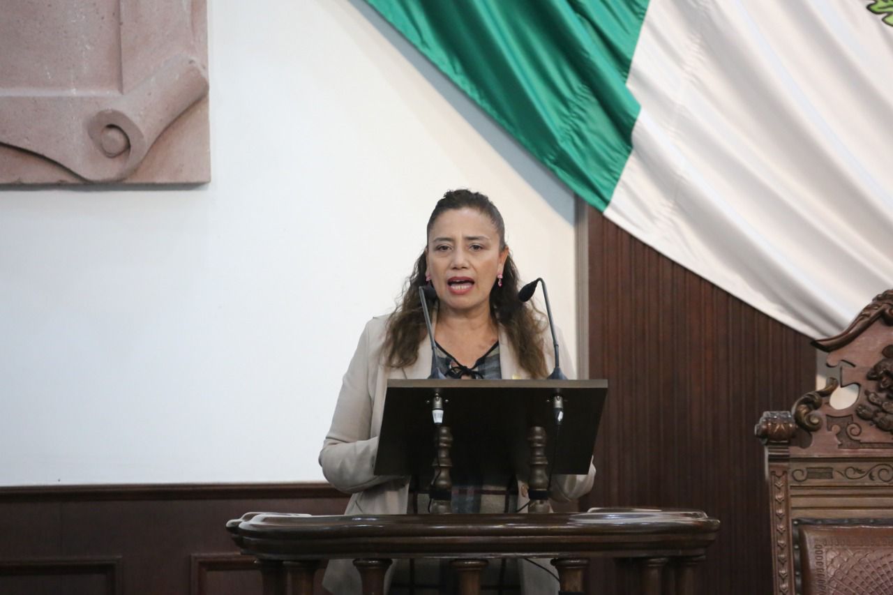 “Proponemos que de manera coordinada homologuen las plazas del personal de apoyo administrativo con las de especialista docente”: Diputada Laura Aguilar