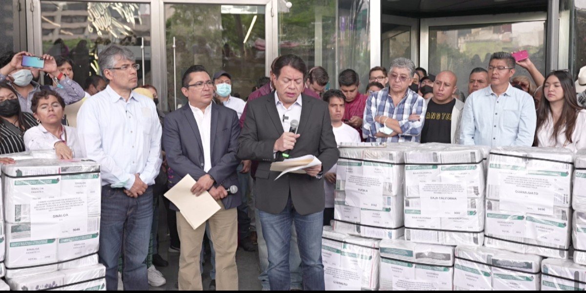 Morena denuncia ante la FGR a legisladores que votaron vs reforma eléctrica de AMLO por traición a la patria