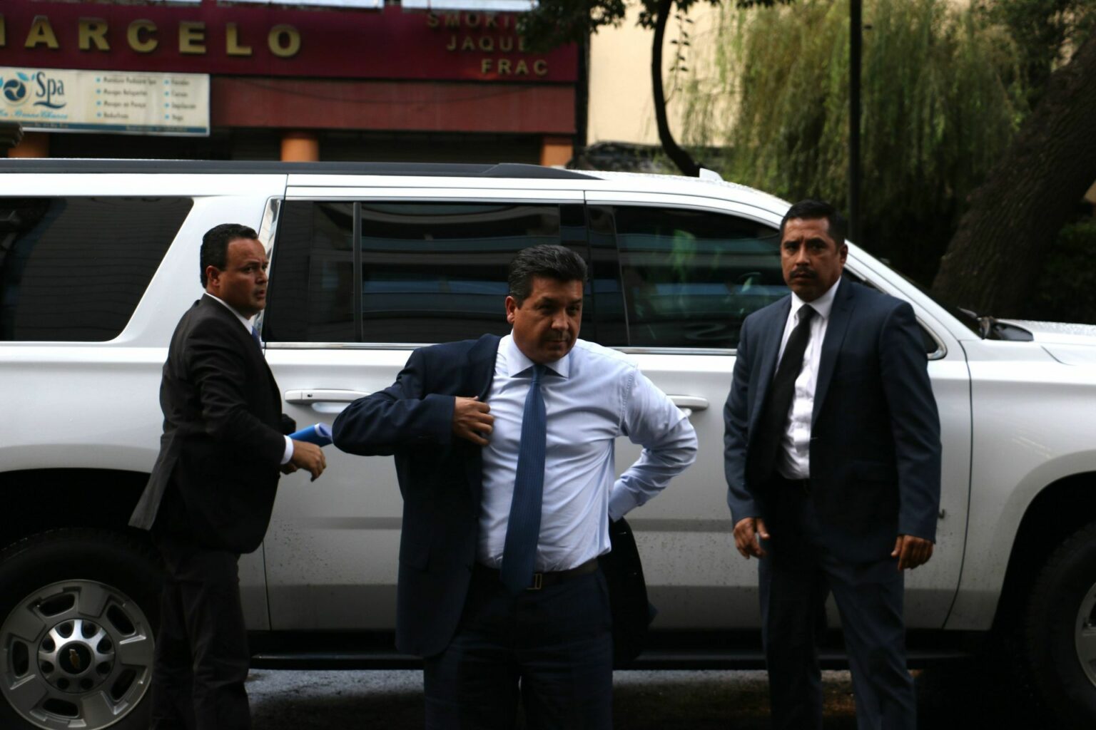Listas, las órdenes de aprehensión contra gobernador García Cabeza de Vaca