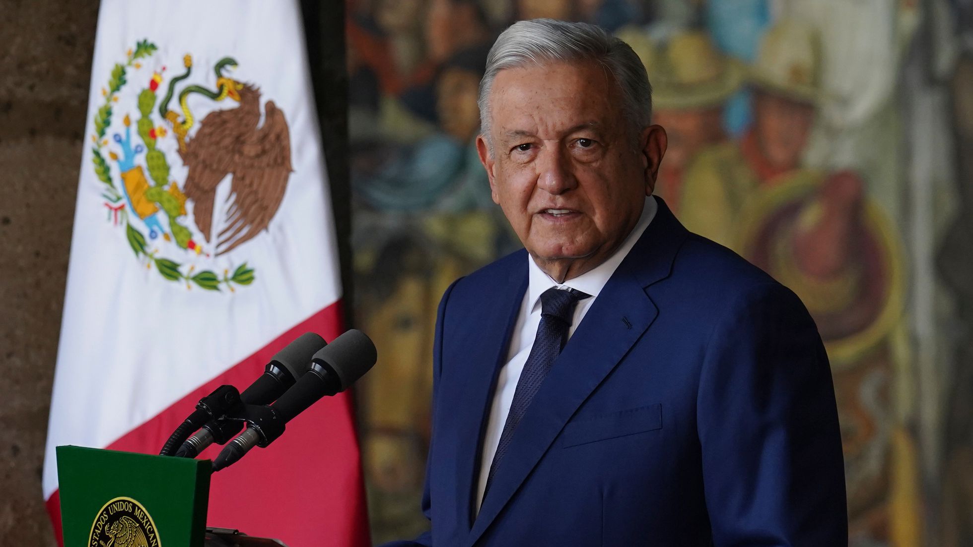 López Obrador: En México ya no domina la oligarquía, la prioridad son los pobres