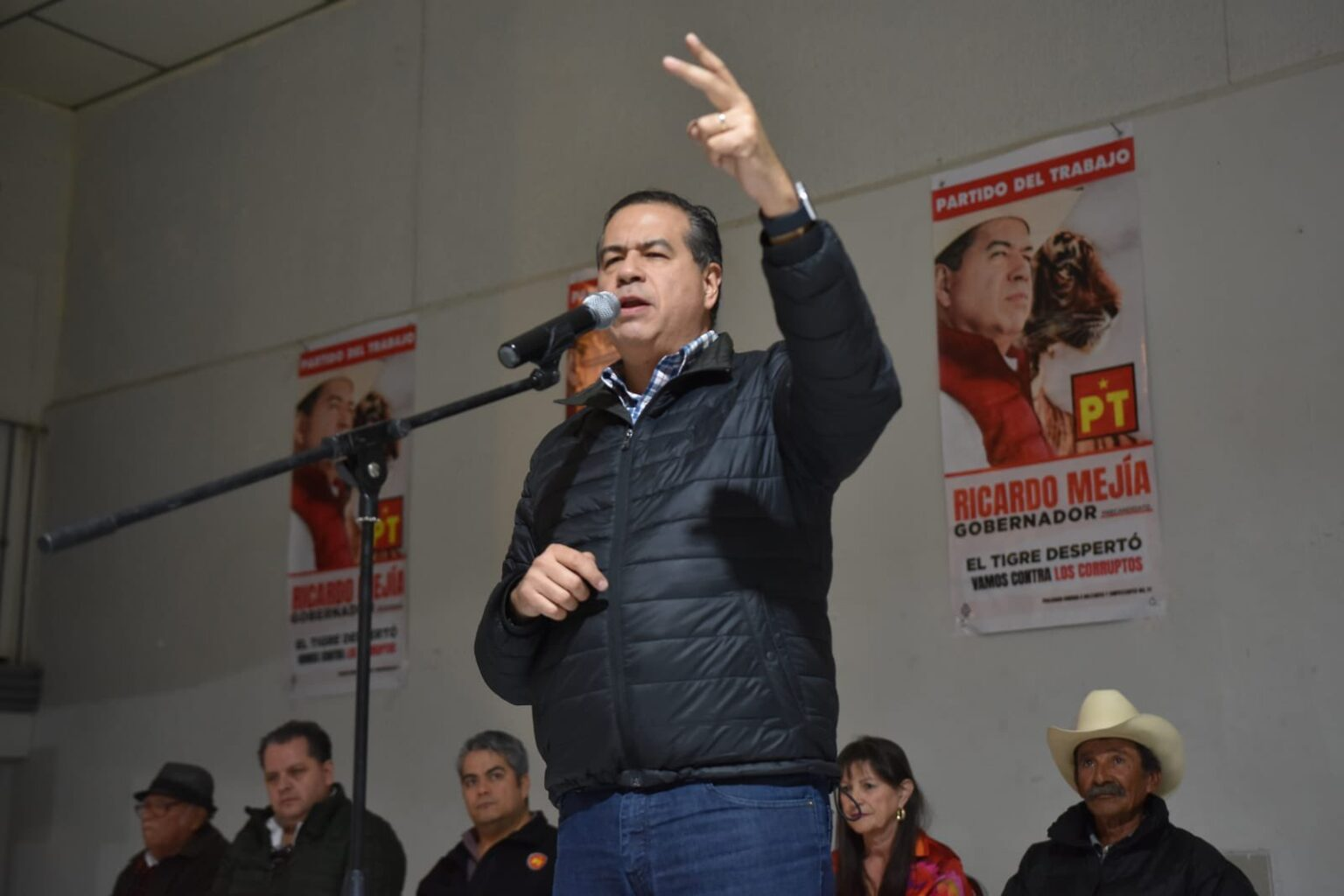 Ricardo Mejía acusa al gobernador Riquelme de persecución y sabotear su campaña