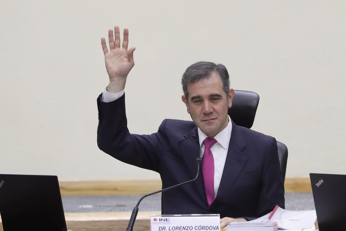 Córdova perdona al PRI en caso Odebrecht antes de dejar el INE