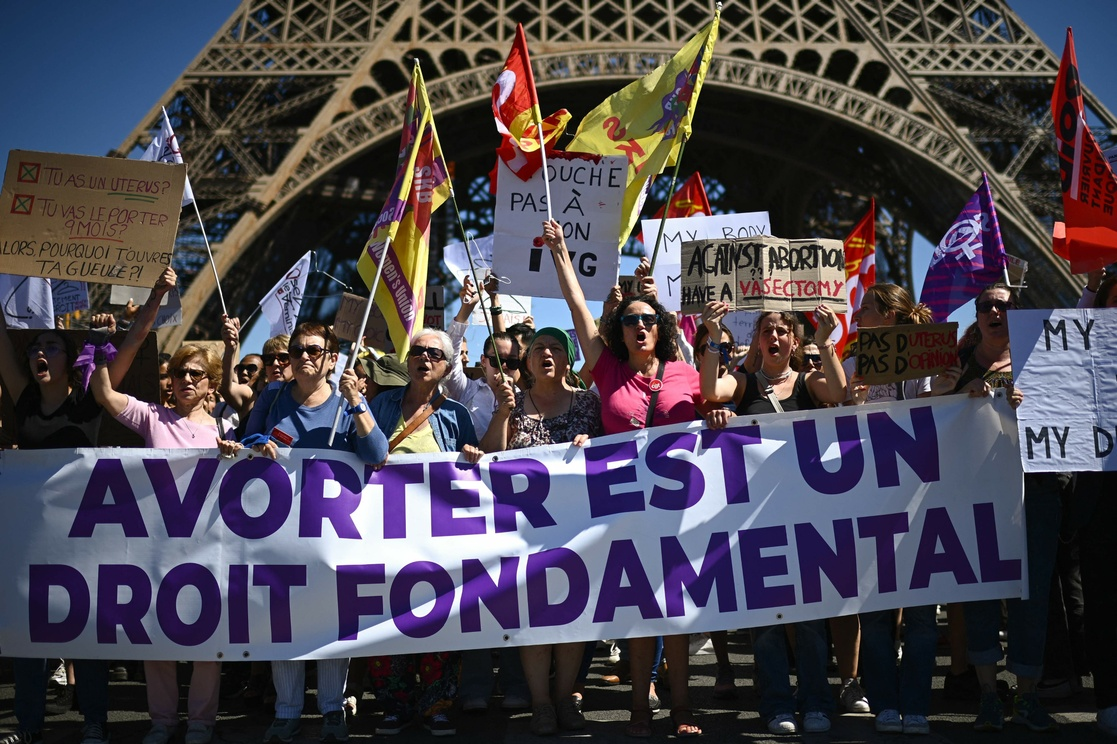 Marchan miles de mujeres contra discriminación y feminicidios en el mundo