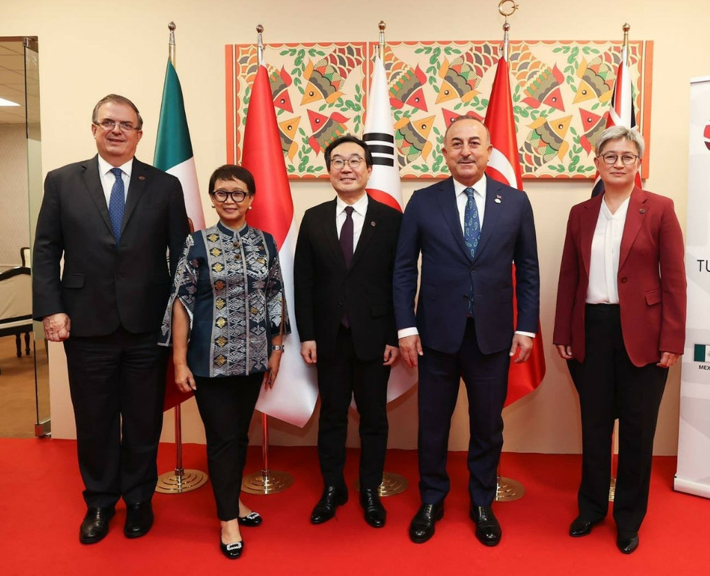 Ebrard pide al G20 frenar tráfico internacional de armas