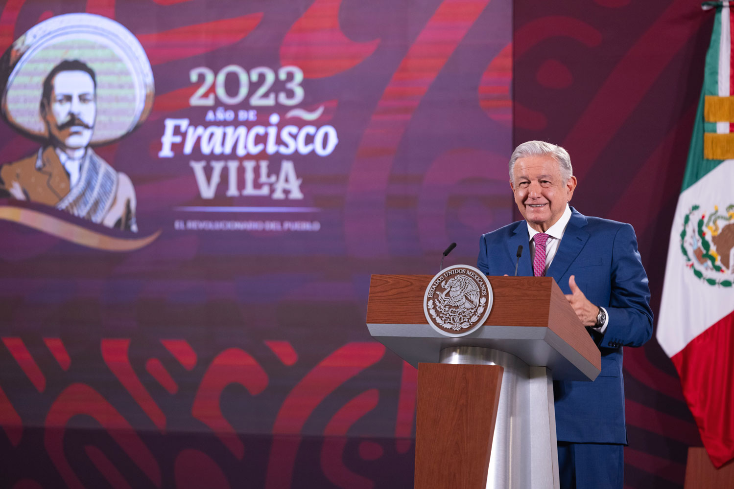 AMLO asegura que Gobierno respeta al magisterio y atiende sus demandas