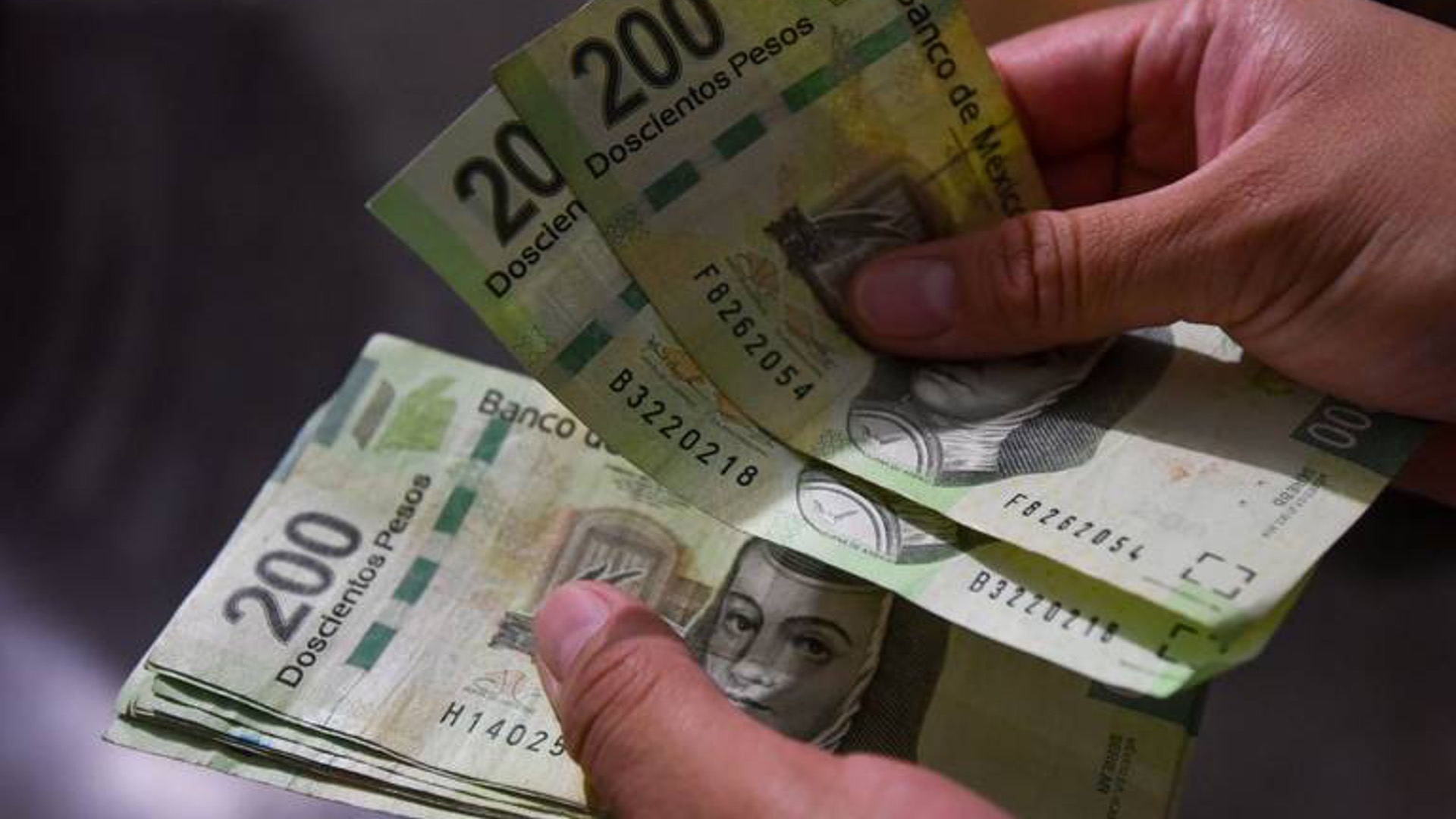 ¿No que no? El superpeso ayudó a bajar deuda pública a 47.8% del PIB: HR Ratings