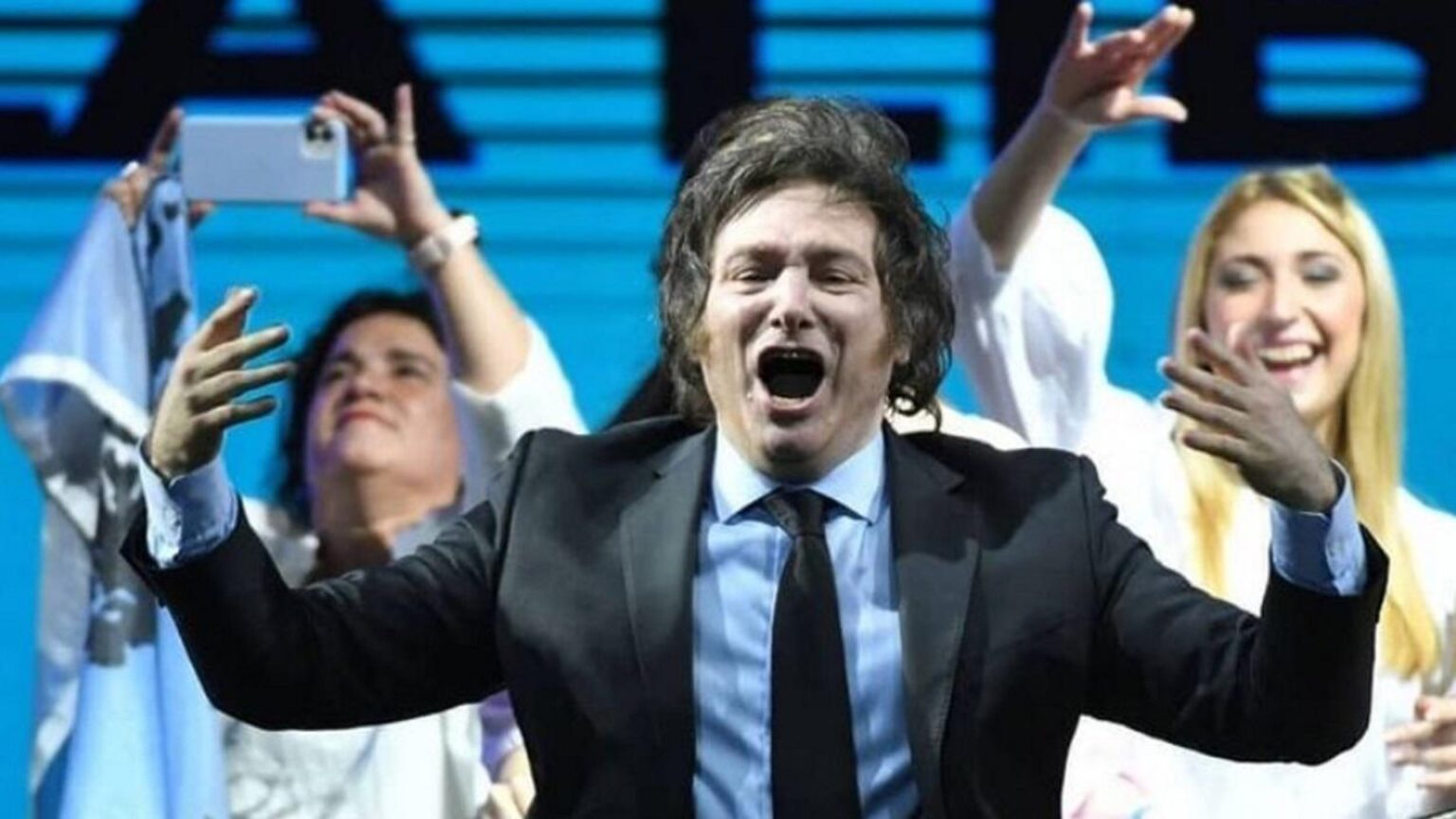 El virus fascista me da risa