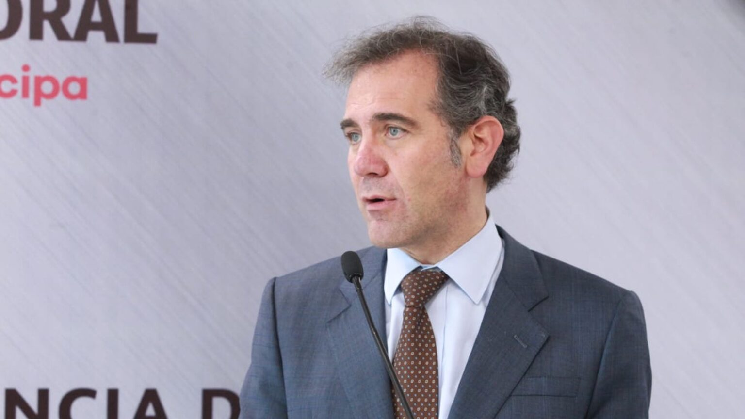 Morena acusa a Lorenzo Córdova por desvíos de más de 224 mdp en el INE