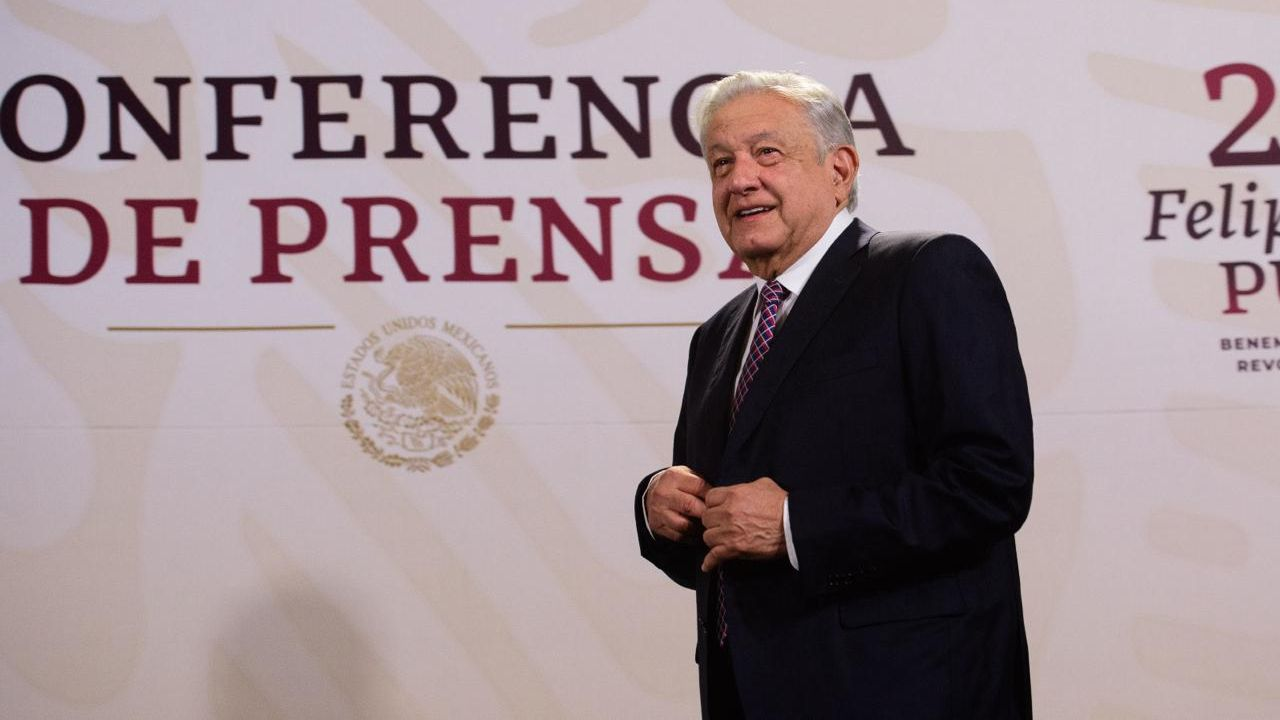 Critica AMLO a Castañeda por dar ‘banderazo’ a calumnias y espionaje contra Sheinbaum