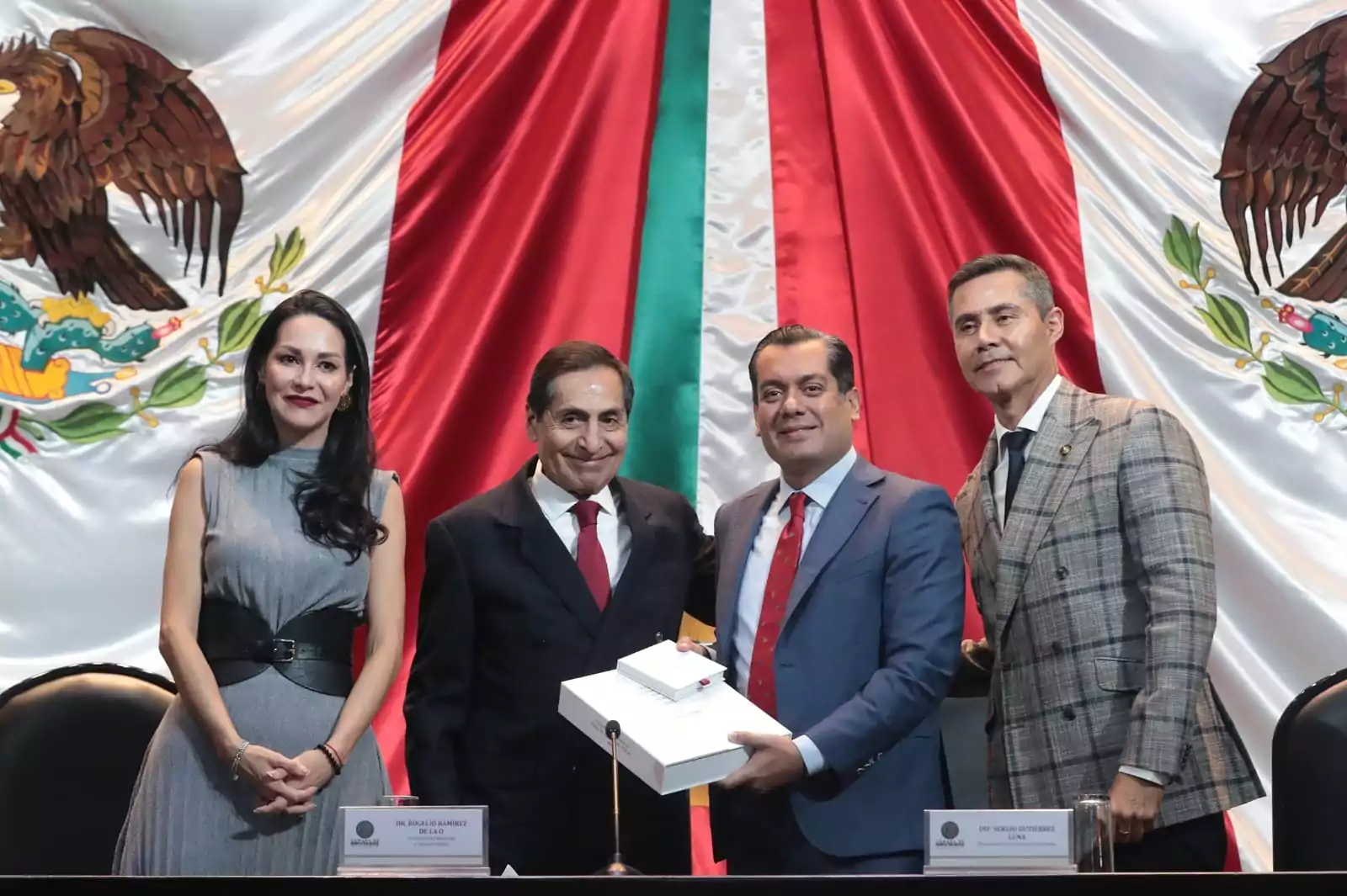Rogelio Ramírez de la O presenta Paquete Económico 2025 con enfoque en justicia social, inversión e infraestructura