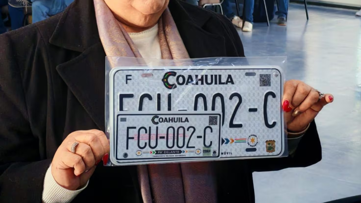 Descontento Social por Altos Costos en Replaqueo y Controversia por Tarjeta de Descuento Vinculada al PRI